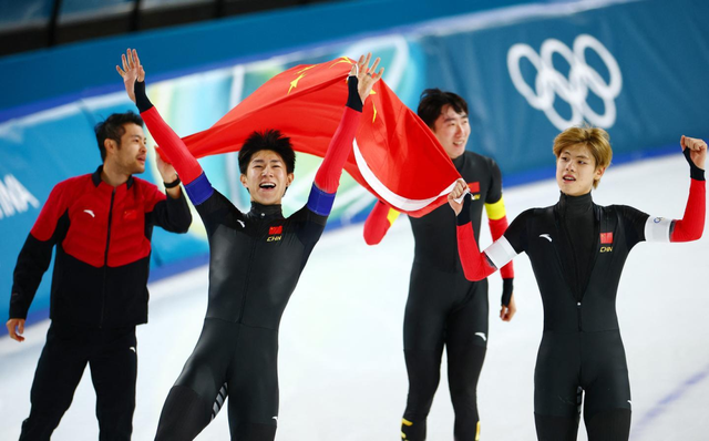 华体会体育PP下载-没能站上领奖台的安踏,却站在米兰冬奥的中心